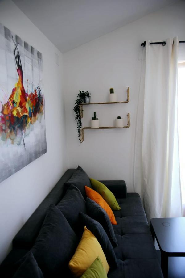 Appartement Apartman Tera à Dobreć Extérieur photo