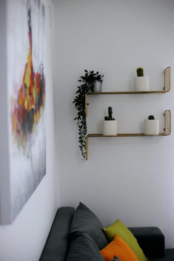 Appartement Apartman Tera à Dobreć Extérieur photo