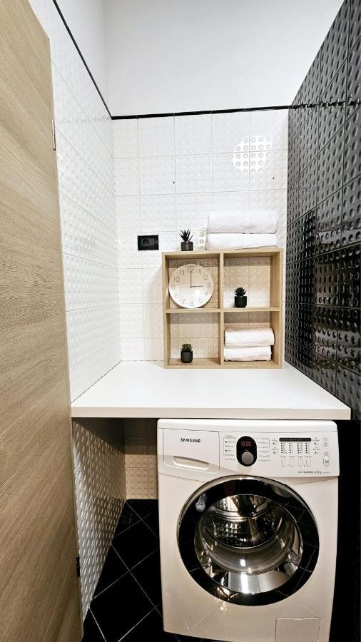 Appartement Apartman Tera à Dobreć Extérieur photo